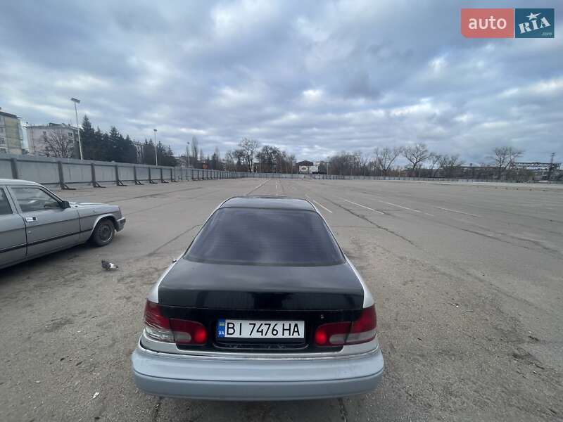 Седан Hyundai Lantra 1994 в Кременчуге