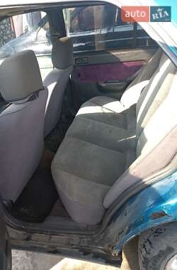 Седан Hyundai Lantra 1993 в 