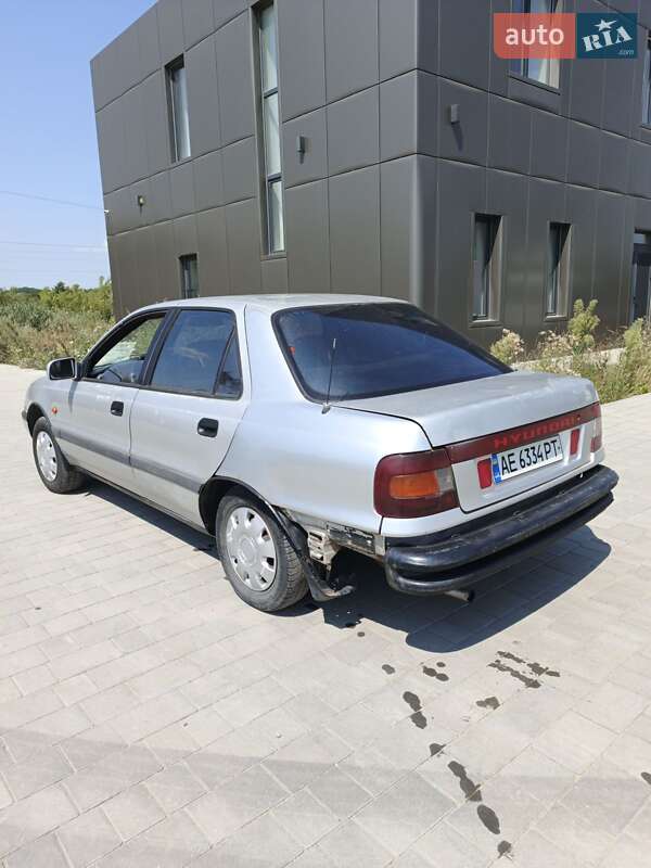 Седан Hyundai Lantra 1993 в Хмельницькому