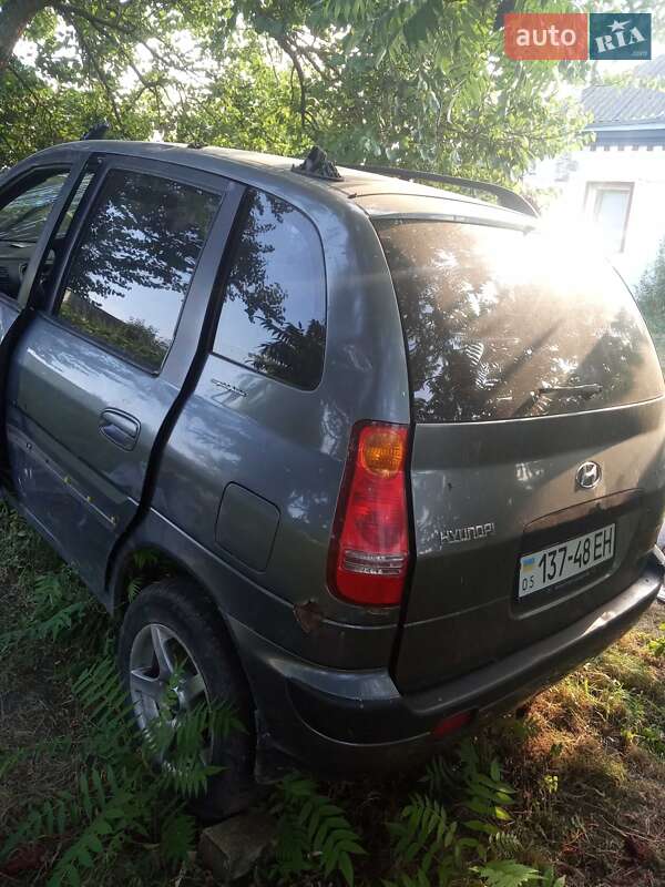 Минивэн Hyundai Matrix 2003 в Пирятине