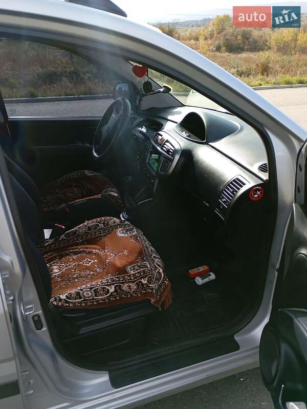 Минивэн Hyundai Matrix 2008 в Стебнику