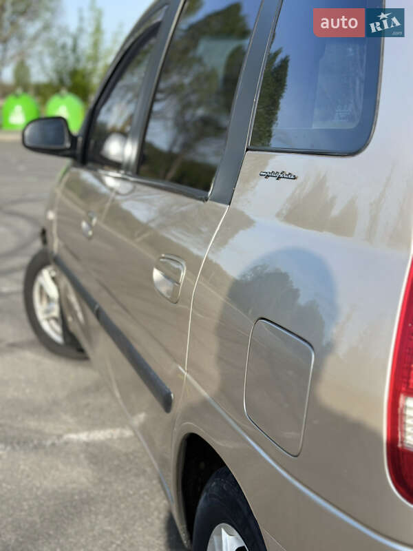 Минивэн Hyundai Matrix 2007 в Буче