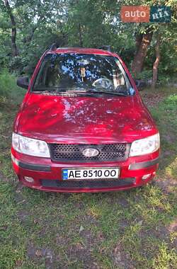 Минивэн Hyundai Matrix 2006 в Каменском