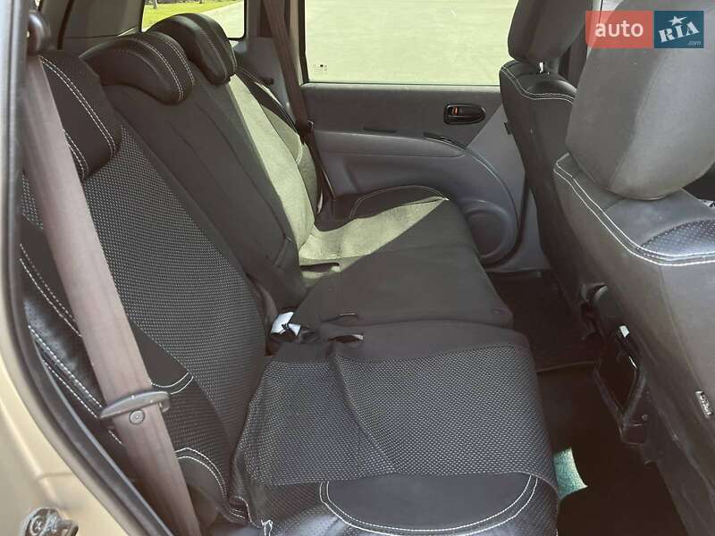 Мінівен Hyundai Matrix 2006 в Дніпрі