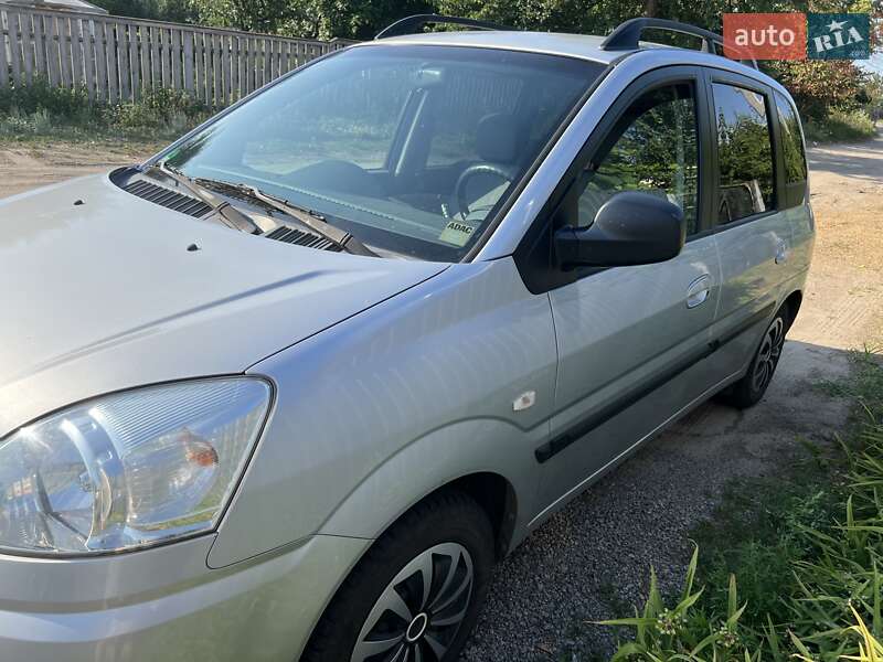 Минивэн Hyundai Matrix 2008 в Котельве