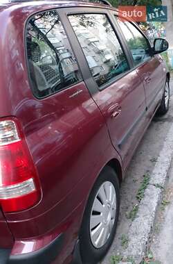 Минивэн Hyundai Matrix 2008 в 