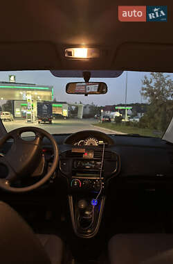 Минивэн Hyundai Matrix 2008 в 