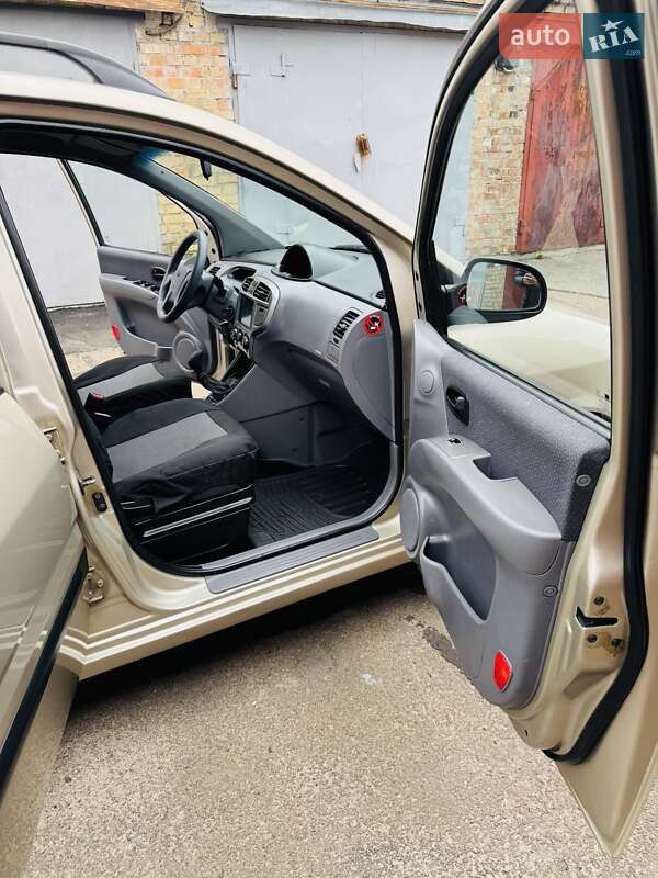 Мінівен Hyundai Matrix 2007 в Києві фото 23 Мінівен Hyundai Matrix 2007 в Києві