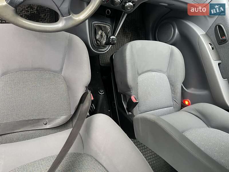 Минивэн Hyundai Matrix 2006 в Киеве
