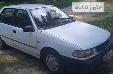 Седан Hyundai Pony 1993 в Новояворовске