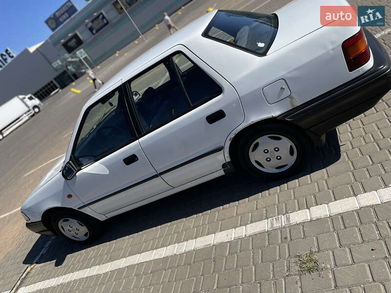 Седан Hyundai Pony 1994 в Одессе