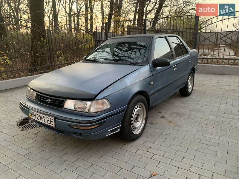 Седан Hyundai Pony 1992 в Овидиополе
