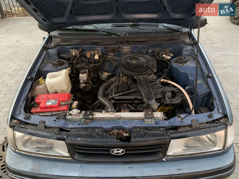 Седан Hyundai Pony 1992 в Овидиополе