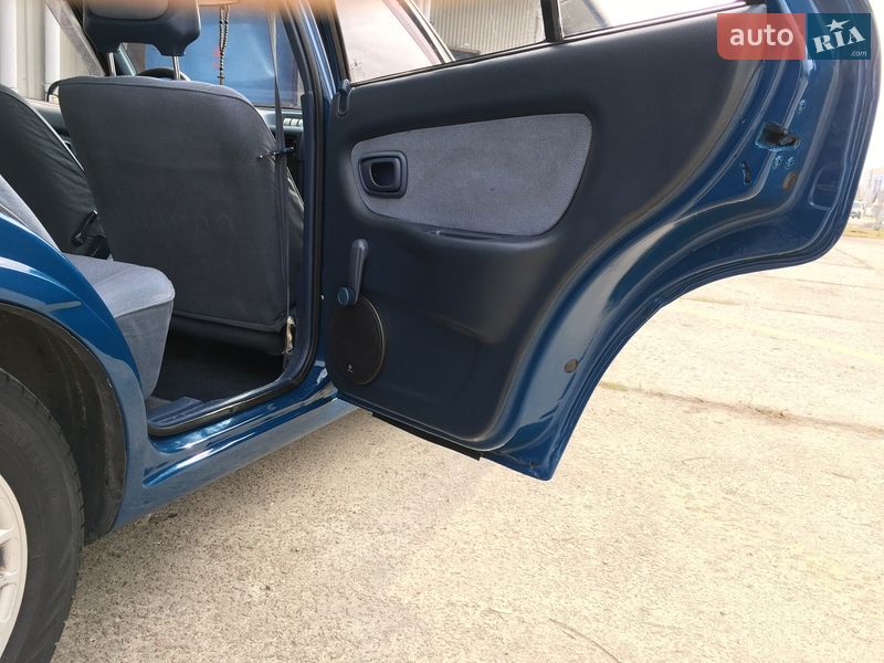 Седан Hyundai Pony 1992 в Вышгороде