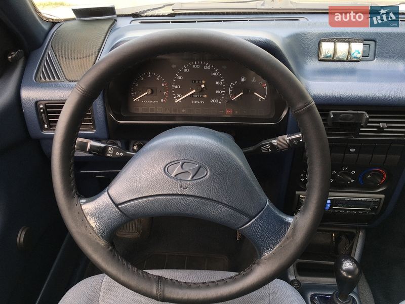 Седан Hyundai Pony 1992 в Вышгороде