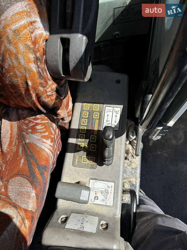 Екскаватор навантажувач Hyundai R 200-W7 2007 в Білій Церкві