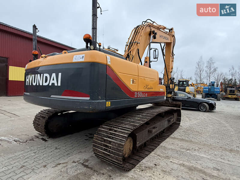 Гусеничный экскаватор Hyundai R 250 NLC-9 2012 в Одессе