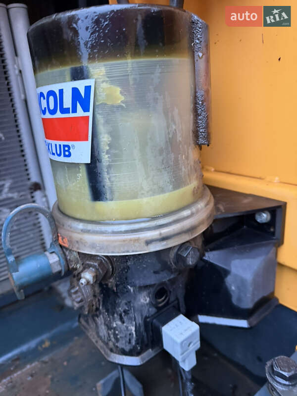 Гусеничный экскаватор Hyundai R 250 NLC-9 2012 в Одессе