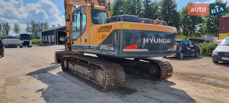 Гусеничный экскаватор Hyundai Robex 220 LC-9A 2012 в Самборе