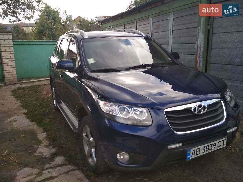 Внедорожник / Кроссовер Hyundai Santa FE 2010 в 