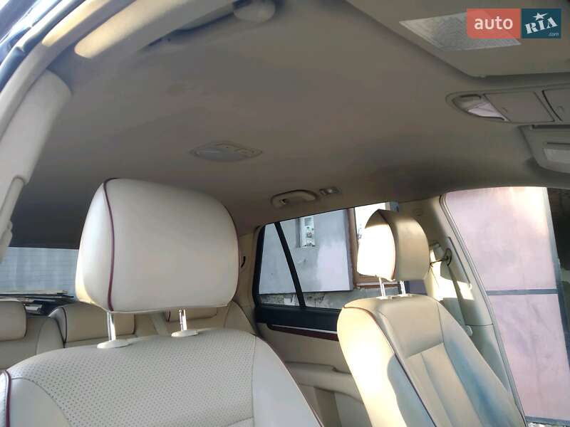 Позашляховик / Кросовер Hyundai Santa FE 2006 в Чернівцях