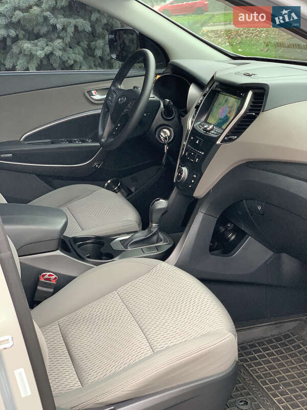 Позашляховик / Кросовер Hyundai Santa FE 2015 в Дніпрі