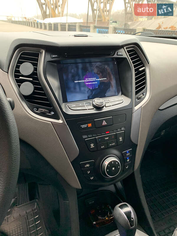 Позашляховик / Кросовер Hyundai Santa FE 2015 в Дніпрі