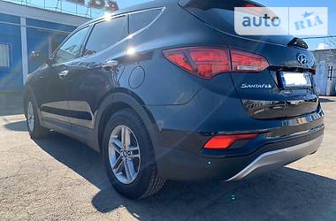 Позашляховик / Кросовер Hyundai Santa FE 2016 в 