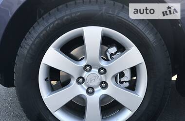 Позашляховик / Кросовер Hyundai Santa FE 2008 в 
