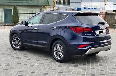 Позашляховик / Кросовер Hyundai Santa FE 2016 в 