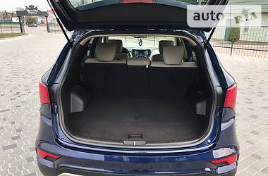 Позашляховик / Кросовер Hyundai Santa FE 2016 в 