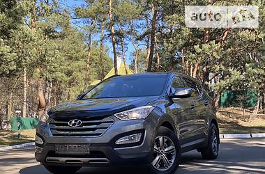Позашляховик / Кросовер Hyundai Santa FE 2014 в 