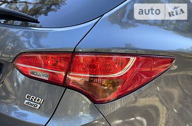 Позашляховик / Кросовер Hyundai Santa FE 2014 в 