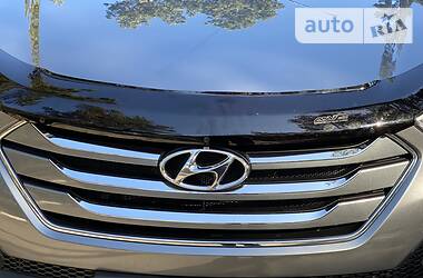 Позашляховик / Кросовер Hyundai Santa FE 2014 в 