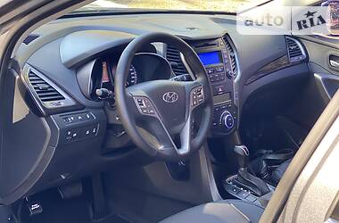 Позашляховик / Кросовер Hyundai Santa FE 2014 в 