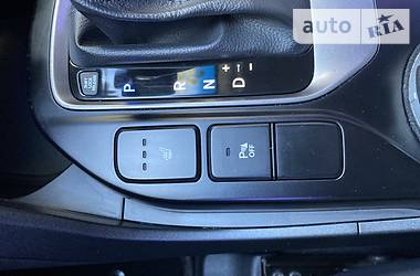 Позашляховик / Кросовер Hyundai Santa FE 2014 в 