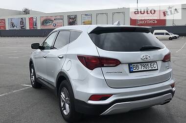 Позашляховик / Кросовер Hyundai Santa FE 2017 в 