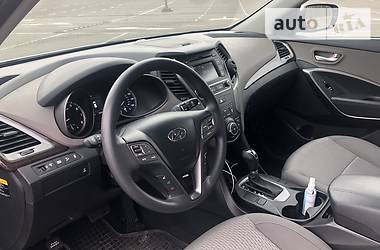 Позашляховик / Кросовер Hyundai Santa FE 2017 в 