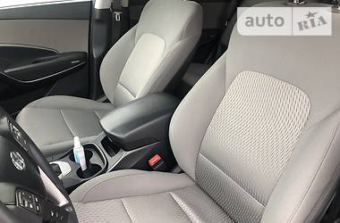 Позашляховик / Кросовер Hyundai Santa FE 2017 в 