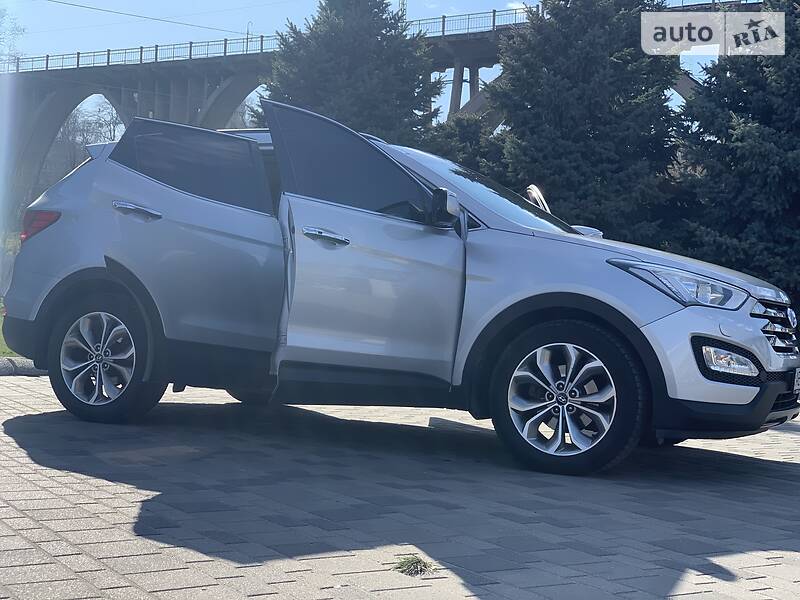 Внедорожник / Кроссовер Hyundai Santa FE 2013 в Днепре