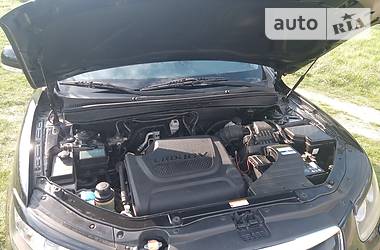 Позашляховик / Кросовер Hyundai Santa FE 2010 в 