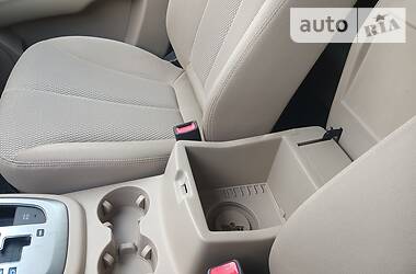 Позашляховик / Кросовер Hyundai Santa FE 2010 в 