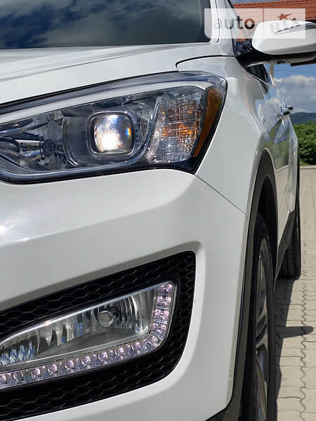 Позашляховик / Кросовер Hyundai Santa FE 2014 в Мукачевому