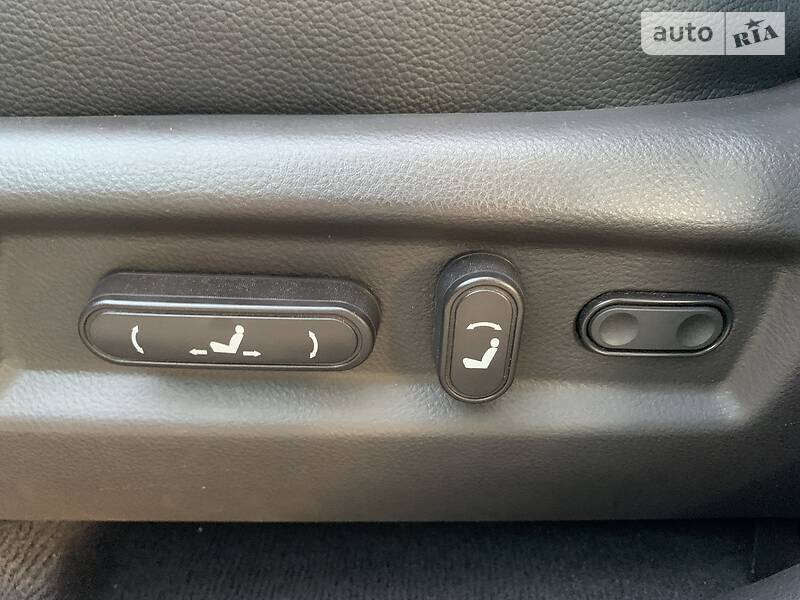 Позашляховик / Кросовер Hyundai Santa FE 2011 в Луцьку