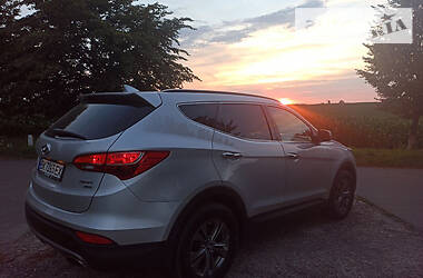 Позашляховик / Кросовер Hyundai Santa FE 2014 в 