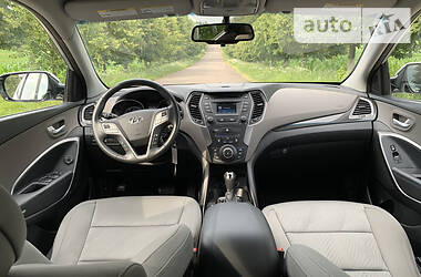 Позашляховик / Кросовер Hyundai Santa FE 2014 в 