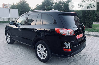 Внедорожник / Кроссовер Hyundai Santa FE 2010 в Черновцах