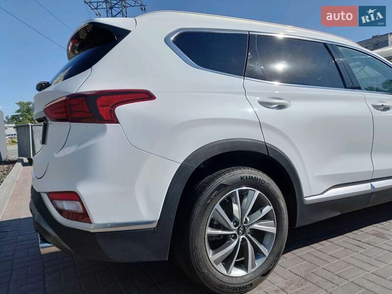 Позашляховик / Кросовер Hyundai Santa FE 2019 в Дніпрі