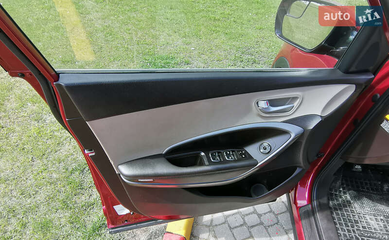 Позашляховик / Кросовер Hyundai Santa FE 2014 в Жовкві