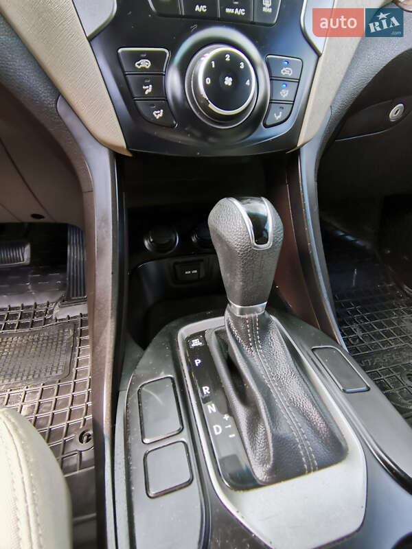 Позашляховик / Кросовер Hyundai Santa FE 2014 в Жовкві